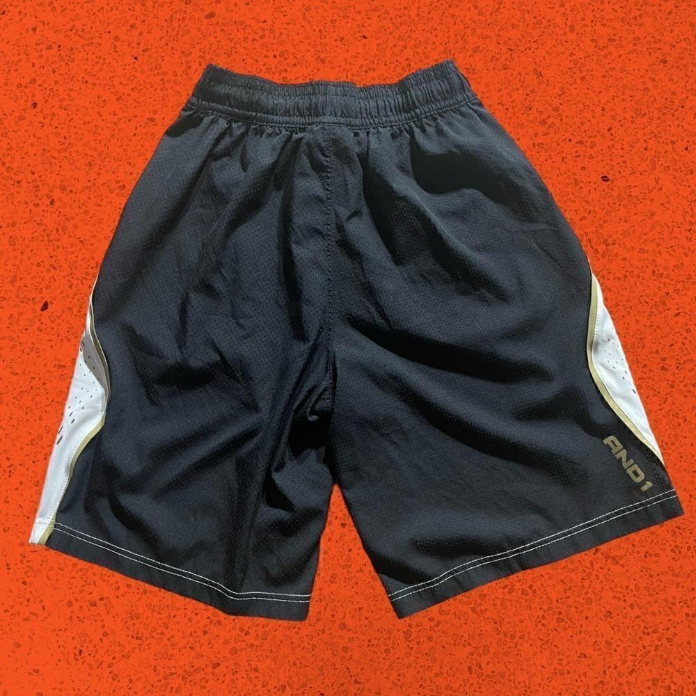 SOLD Y2k And 1 basketball shorts - Picture 3 of 6